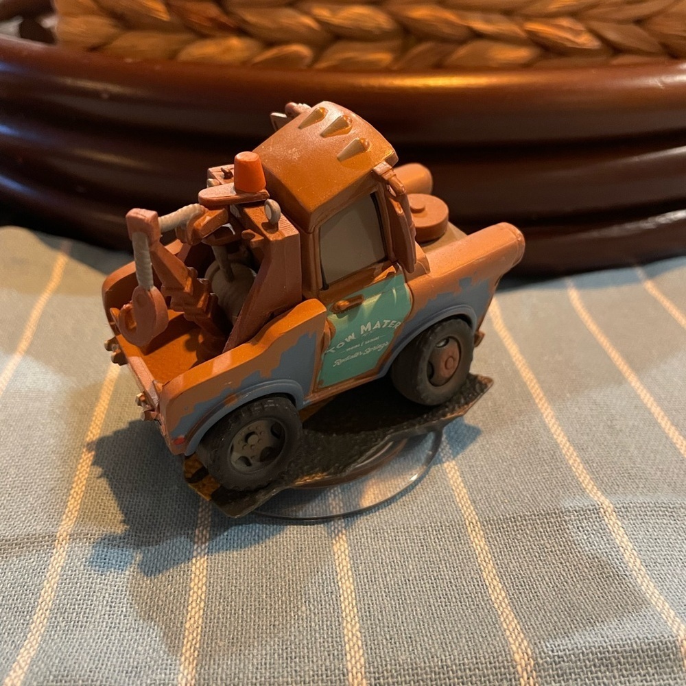 Disney Infinity 1.0 Tow Mater from Cars - Picture 3 of 4